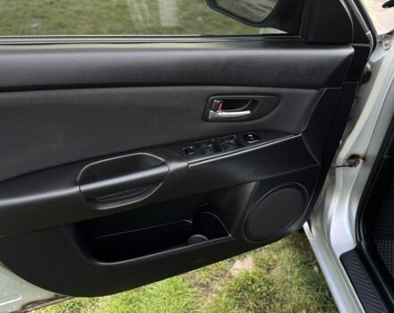 Серый Мазда 3, объемом двигателя 1.6 л и пробегом 300 тыс. км за 5400 $, фото 16 на Automoto.ua