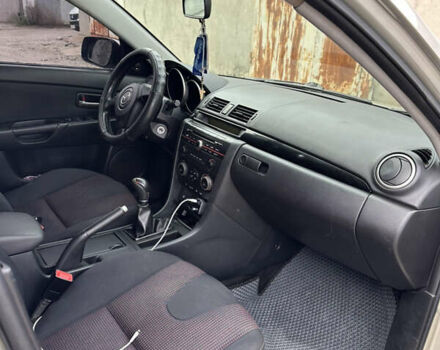 Сірий Мазда 3, об'ємом двигуна 2 л та пробігом 323 тис. км за 4600 $, фото 4 на Automoto.ua
