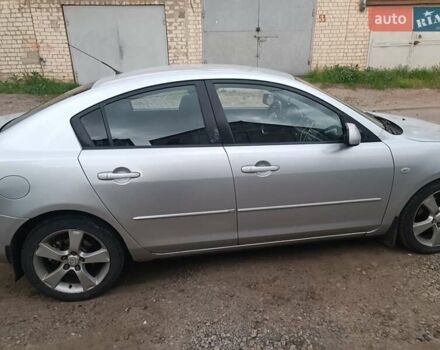 Серый Мазда 3, объемом двигателя 2 л и пробегом 300 тыс. км за 4500 $, фото 2 на Automoto.ua