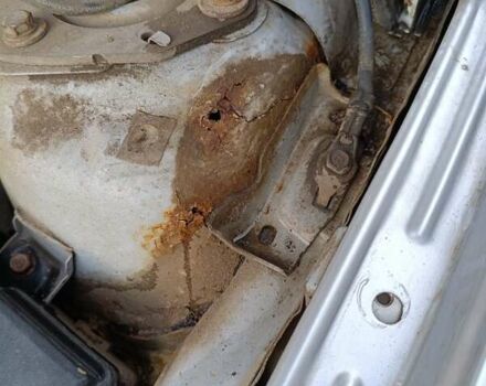 Серый Мазда 3, объемом двигателя 1.6 л и пробегом 383 тыс. км за 3400 $, фото 3 на Automoto.ua