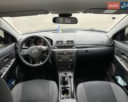 Серый Мазда 3, объемом двигателя 1.6 л и пробегом 310 тыс. км за 4400 $, фото 10 на Automoto.ua