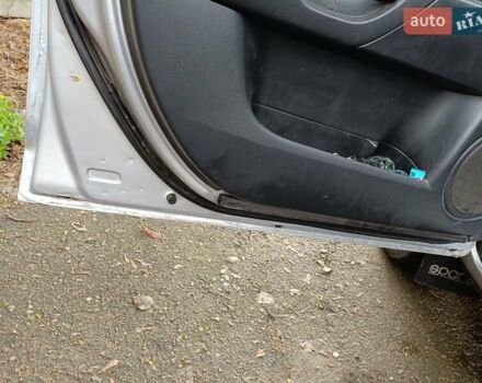 Серый Мазда 3, объемом двигателя 1.6 л и пробегом 383 тыс. км за 3400 $, фото 6 на Automoto.ua