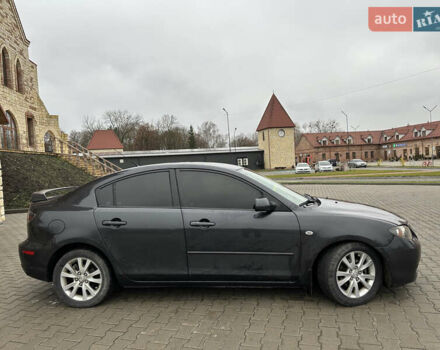 Серый Мазда 3, объемом двигателя 1.6 л и пробегом 310 тыс. км за 4400 $, фото 2 на Automoto.ua