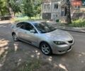 Серый Мазда 3, объемом двигателя 1.6 л и пробегом 200 тыс. км за 3999 $, фото 1 на Automoto.ua