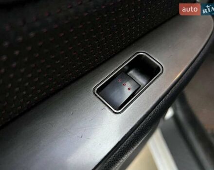 Серый Мазда 3, объемом двигателя 1.6 л и пробегом 305 тыс. км за 5940 $, фото 31 на Automoto.ua