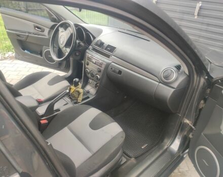 Сірий Мазда 3, об'ємом двигуна 2 л та пробігом 317 тис. км за 3100 $, фото 4 на Automoto.ua