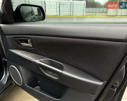 Серый Мазда 3, объемом двигателя 2 л и пробегом 188 тыс. км за 4999 $, фото 24 на Automoto.ua