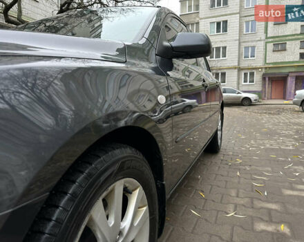 Сірий Мазда 3, об'ємом двигуна 2 л та пробігом 189 тис. км за 4750 $, фото 4 на Automoto.ua