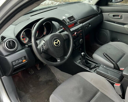 Серый Мазда 3, объемом двигателя 1.6 л и пробегом 212 тыс. км за 2700 $, фото 6 на Automoto.ua