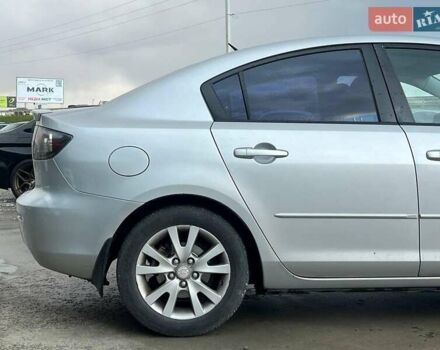 Серый Мазда 3, объемом двигателя 1.6 л и пробегом 305 тыс. км за 5940 $, фото 8 на Automoto.ua