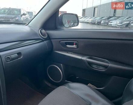 Серый Мазда 3, объемом двигателя 1.6 л и пробегом 305 тыс. км за 5940 $, фото 26 на Automoto.ua