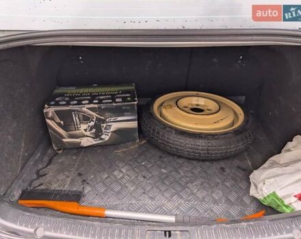 Сірий Мазда 3, об'ємом двигуна 1.6 л та пробігом 200 тис. км за 4900 $, фото 3 на Automoto.ua