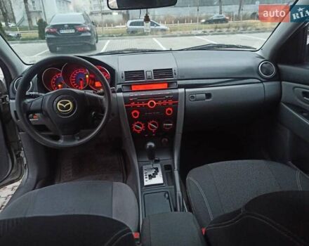 Серый Мазда 3, объемом двигателя 1.6 л и пробегом 300 тыс. км за 3800 $, фото 9 на Automoto.ua