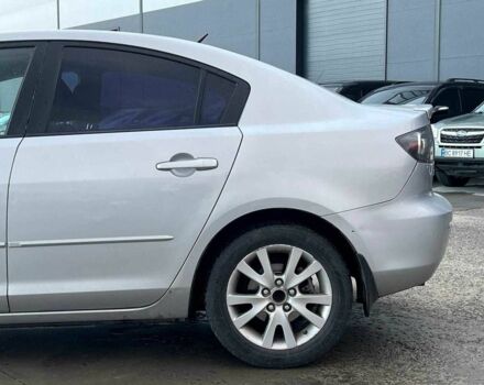 Сірий Мазда 3, об'ємом двигуна 1.6 л та пробігом 305 тис. км за 5940 $, фото 3 на Automoto.ua