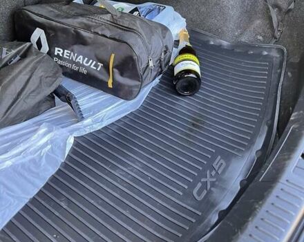 Сірий Мазда 3, об'ємом двигуна 1.6 л та пробігом 258 тис. км за 6300 $, фото 10 на Automoto.ua