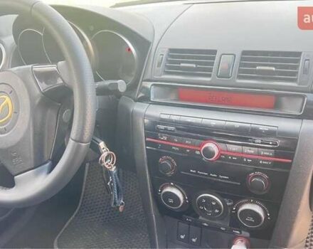 Сірий Мазда 3, об'ємом двигуна 1.6 л та пробігом 203 тис. км за 5300 $, фото 3 на Automoto.ua