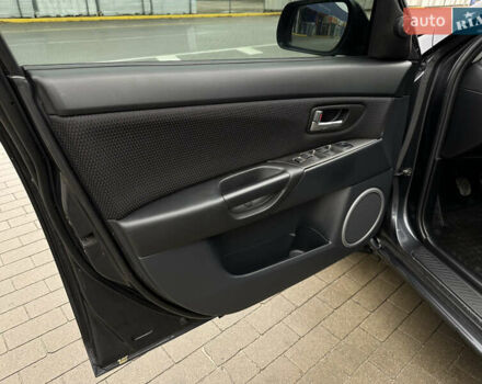 Серый Мазда 3, объемом двигателя 2 л и пробегом 188 тыс. км за 4999 $, фото 25 на Automoto.ua