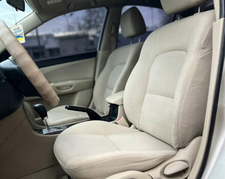 Сірий Мазда 3, об'ємом двигуна 1.6 л та пробігом 170 тис. км за 5200 $, фото 6 на Automoto.ua