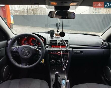 Серый Мазда 3, объемом двигателя 2 л и пробегом 157 тыс. км за 6050 $, фото 3 на Automoto.ua