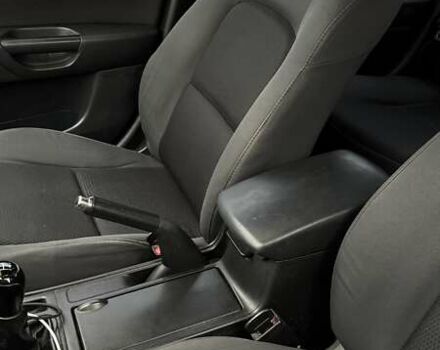 Серый Мазда 3, объемом двигателя 1.6 л и пробегом 228 тыс. км за 5600 $, фото 10 на Automoto.ua