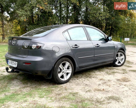 Сірий Мазда 3, об'ємом двигуна 1.6 л та пробігом 228 тис. км за 6100 $, фото 2 на Automoto.ua
