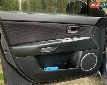 Сірий Мазда 3, об'ємом двигуна 1.6 л та пробігом 228 тис. км за 6100 $, фото 5 на Automoto.ua