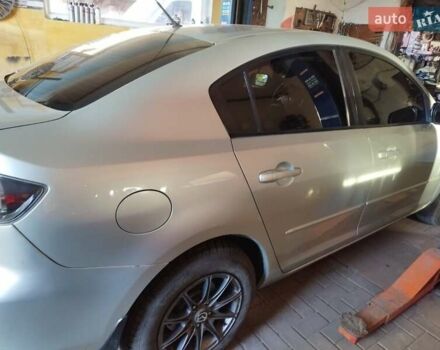 Серый Мазда 3, объемом двигателя 1.6 л и пробегом 267 тыс. км за 5700 $, фото 7 на Automoto.ua