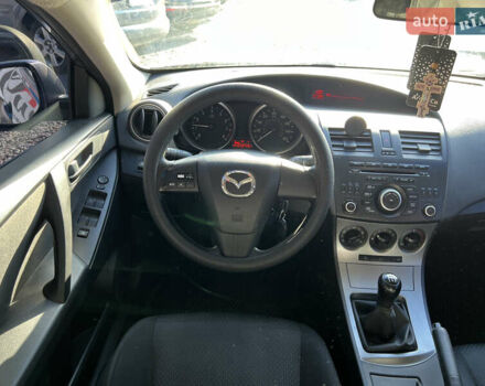 Сірий Мазда 3, об'ємом двигуна 2 л та пробігом 145 тис. км за 6200 $, фото 12 на Automoto.ua