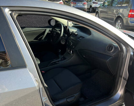 Сірий Мазда 3, об'ємом двигуна 2 л та пробігом 145 тис. км за 6200 $, фото 15 на Automoto.ua