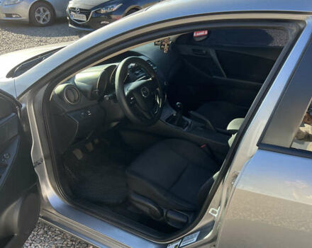 Сірий Мазда 3, об'ємом двигуна 2 л та пробігом 145 тис. км за 6200 $, фото 10 на Automoto.ua