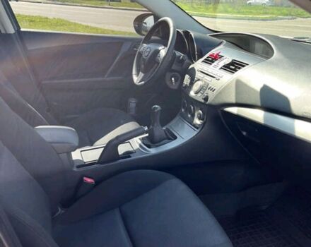 Серый Мазда 3, объемом двигателя 1.6 л и пробегом 240 тыс. км за 6500 $, фото 6 на Automoto.ua