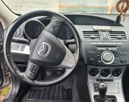 Серый Мазда 3, объемом двигателя 1.5 л и пробегом 53 тыс. км за 7900 $, фото 1 на Automoto.ua