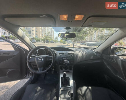 Серый Мазда 3, объемом двигателя 1.6 л и пробегом 188 тыс. км за 6800 $, фото 5 на Automoto.ua