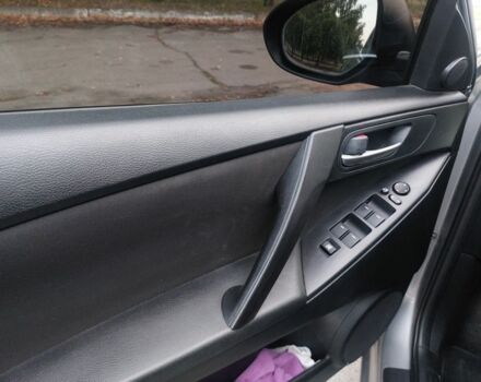 Серый Мазда 3, объемом двигателя 1.6 л и пробегом 320 тыс. км за 6999 $, фото 16 на Automoto.ua