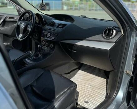 Сірий Мазда 3, об'ємом двигуна 2.49 л та пробігом 220 тис. км за 8800 $, фото 3 на Automoto.ua