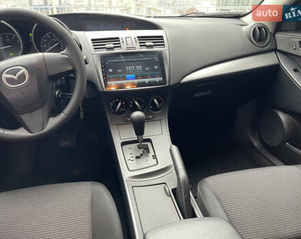 Сірий Мазда 3, об'ємом двигуна 2 л та пробігом 200 тис. км за 8500 $, фото 14 на Automoto.ua