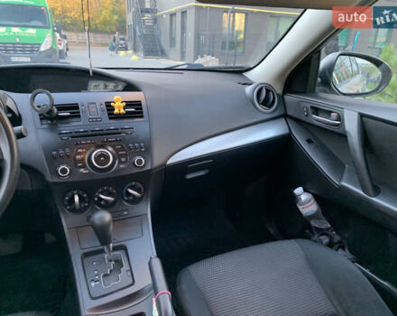 Сірий Мазда 3, об'ємом двигуна 2 л та пробігом 130 тис. км за 7350 $, фото 9 на Automoto.ua