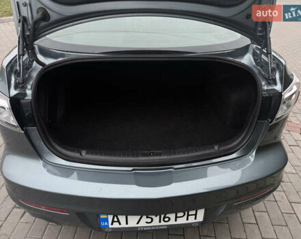 Серый Мазда 3, объемом двигателя 2 л и пробегом 201 тыс. км за 7000 $, фото 24 на Automoto.ua