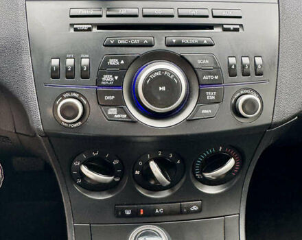 Серый Мазда 3, объемом двигателя 2 л и пробегом 90 тыс. км за 8300 $, фото 7 на Automoto.ua