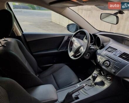 Серый Мазда 3, объемом двигателя 2 л и пробегом 190 тыс. км за 6999 $, фото 49 на Automoto.ua