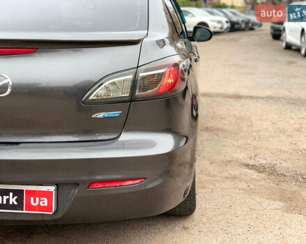 Серый Мазда 3, объемом двигателя 2 л и пробегом 254 тыс. км за 7990 $, фото 10 на Automoto.ua