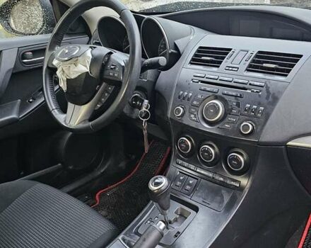 Сірий Мазда 3, об'ємом двигуна 1.6 л та пробігом 134 тис. км за 3800 $, фото 24 на Automoto.ua