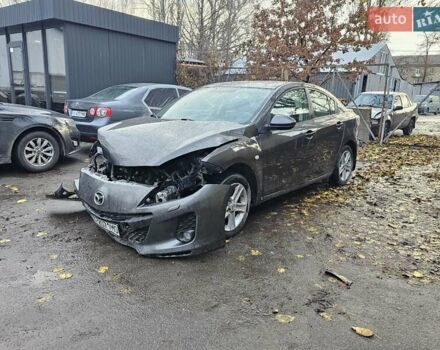 Сірий Мазда 3, об'ємом двигуна 1.6 л та пробігом 134 тис. км за 3800 $, фото 1 на Automoto.ua