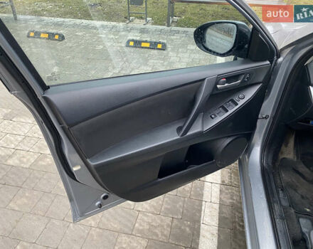 Серый Мазда 3, объемом двигателя 2 л и пробегом 200 тыс. км за 6999 $, фото 10 на Automoto.ua