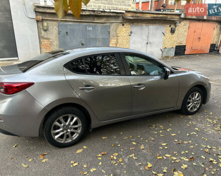 Серый Мазда 3, объемом двигателя 2 л и пробегом 182 тыс. км за 9000 $, фото 4 на Automoto.ua