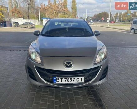 Серый Мазда 3, объемом двигателя 2 л и пробегом 219 тыс. км за 8800 $, фото 2 на Automoto.ua