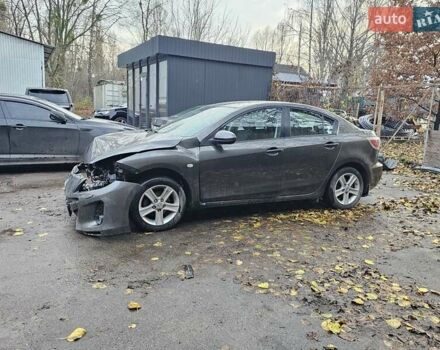 Сірий Мазда 3, об'ємом двигуна 1.6 л та пробігом 134 тис. км за 3800 $, фото 2 на Automoto.ua