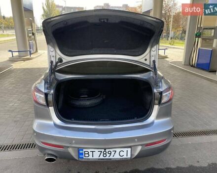 Серый Мазда 3, объемом двигателя 2 л и пробегом 219 тыс. км за 8800 $, фото 28 на Automoto.ua