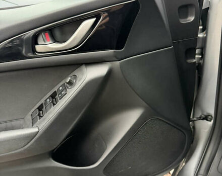 Серый Мазда 3, объемом двигателя 1.6 л и пробегом 126 тыс. км за 8900 $, фото 17 на Automoto.ua