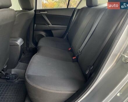 Серый Мазда 3, объемом двигателя 2 л и пробегом 219 тыс. км за 8800 $, фото 16 на Automoto.ua